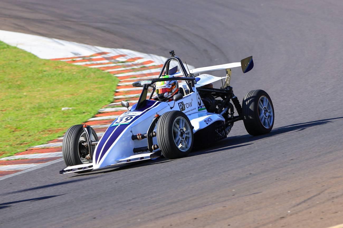 Dante Monteiro retorna ao Velocitta com mira em pódio na penúltima etapa da Fórmula 1600