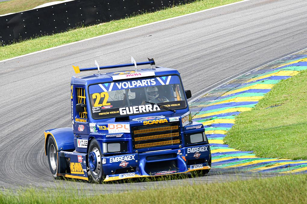 Com temporal, Márcio Rampon faz a pole position da F-Truck em Interlagos