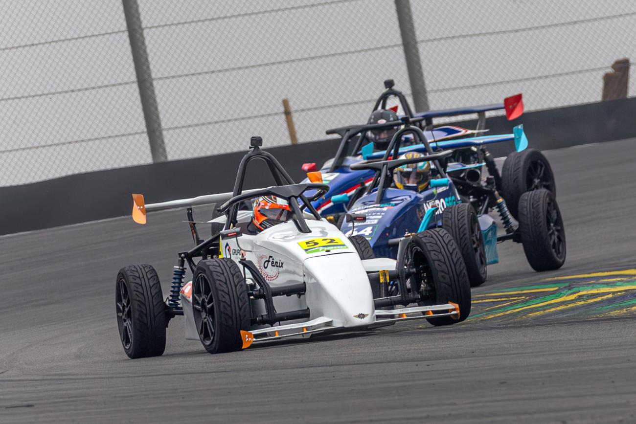 Entre consagrados e estreantes, Fórmula 1600 abre nova temporada em Interlagos