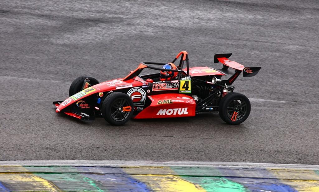 Fachini é pole position na abertura da temporada 2026