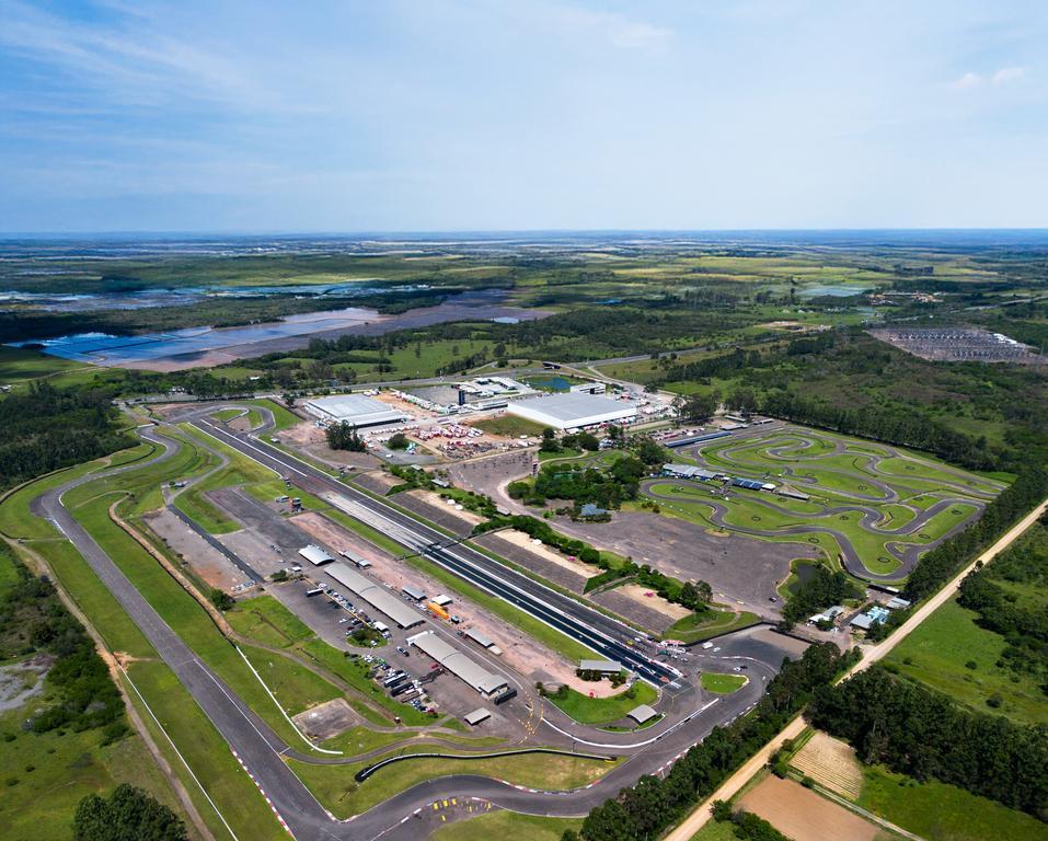 Inauguração do Autódromo FuelTech Velopark ocorrerá no dia 7 de fevereiro com shows de drift, manobras radicais e exposição de carros