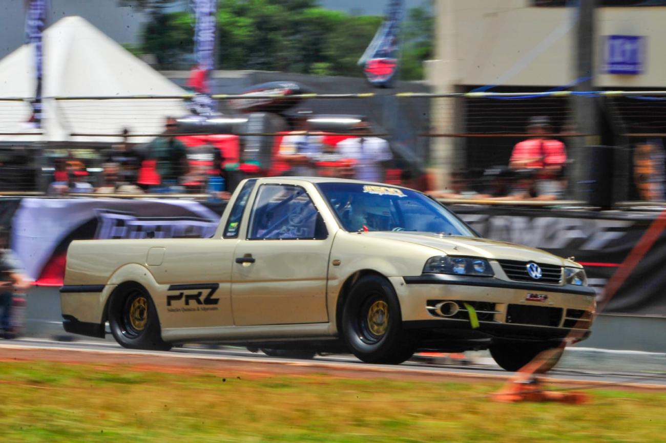 Arrancada do Paraná tem a Saveiro mais veloz do mundo
