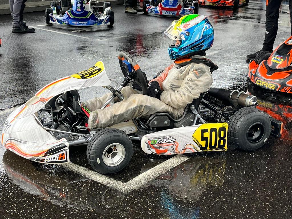 Irmãos Emerick se separam momentaneamente para a estreia de Joaquim na Europa