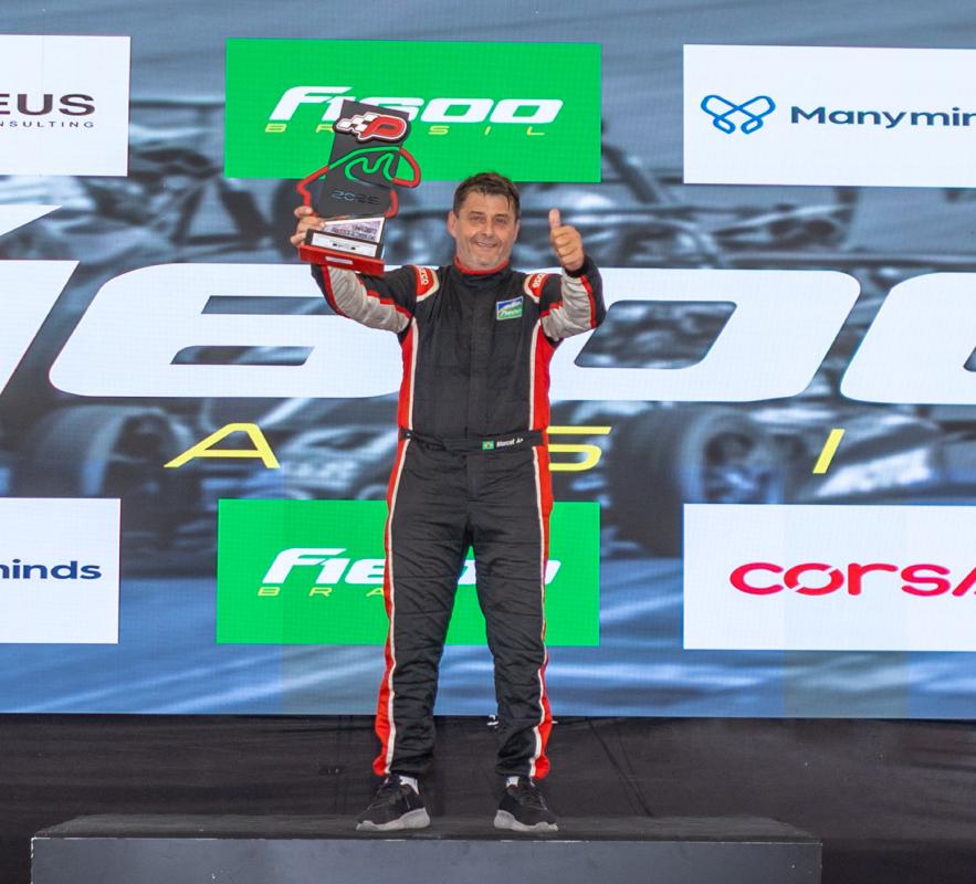 Marcel Fachini vence, lidera e pontua na 2ª Etapa da Fórmula 1600 em Interlagos