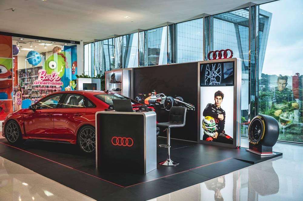 Audi do Brasil exibe o RS 3 no Shopping JK Iguatemi em cenário inspirado na Fórmula 1