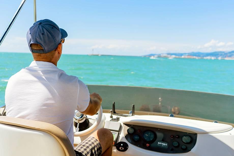 Habilitação náutica sem mistério: como tirar Arrais Amador e navegar com segurança em 2026