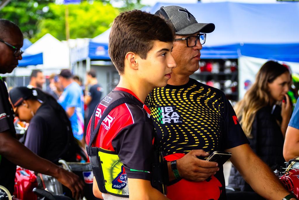 João Francisco vive início de temporada de sonho com três pódios consecutivos no kart