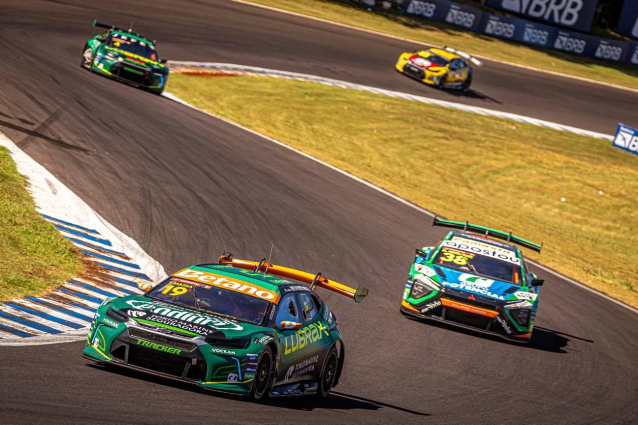 Julio Campos assume a vice-liderança da Stock Car com quarto lugar na corrida sprint em Cascavel