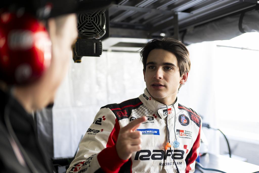 Kiko Porto voa em Sebring, mas reabastecimento tira vitória das mãos de dupla da Rafa Racing