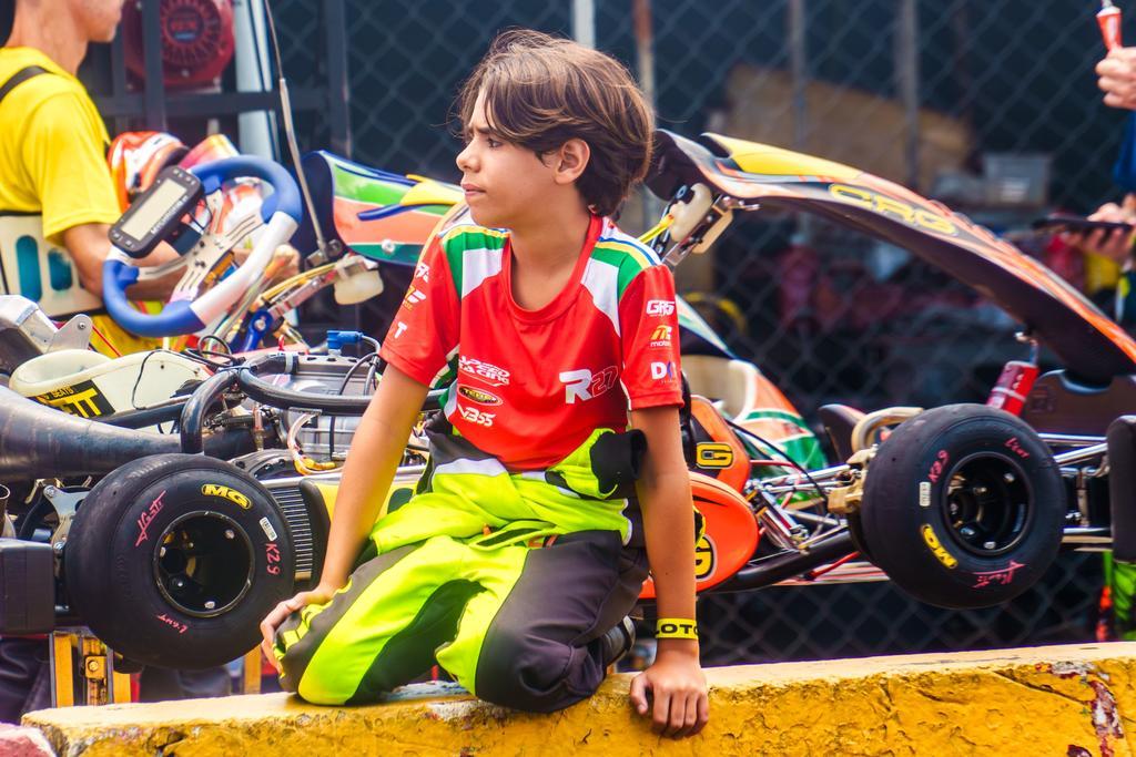 Rafael Guimarães encara desafio na chuva e acumula aprendizado na OK-N Júnior durante 2ª etapa do Paulista Light