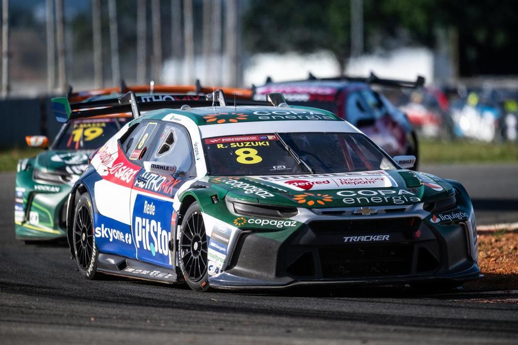 Rafael Suzuki arranca entre os melhores e se coloca no top-5 do campeonato