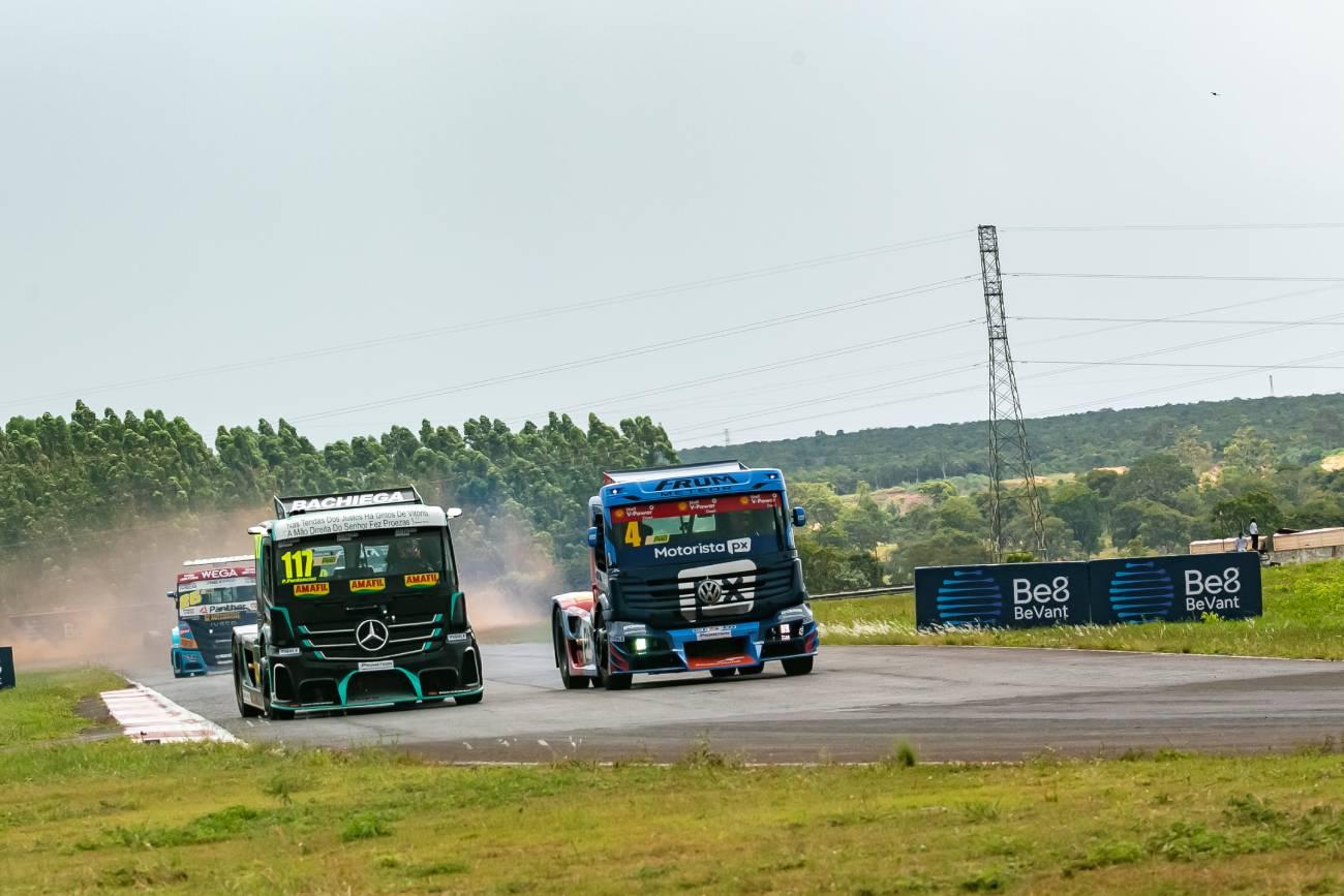 Ação da Be8 troca óleo de cozinha usado por ingresso para assistir a Copa Truck Be8 BeVant® em Santa Cruz do Sul (RS)