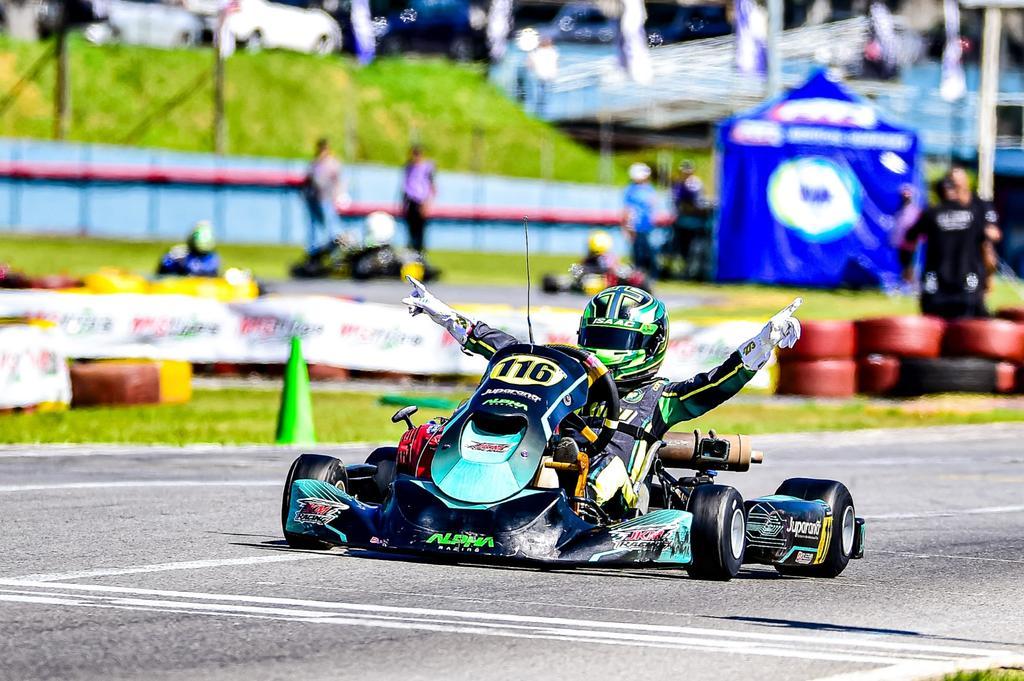 Isaac Mastella garantiu 2º lugar e pódio na Copa São Paulo Light de Kart e comemorou seu melhor resultado no campeonato