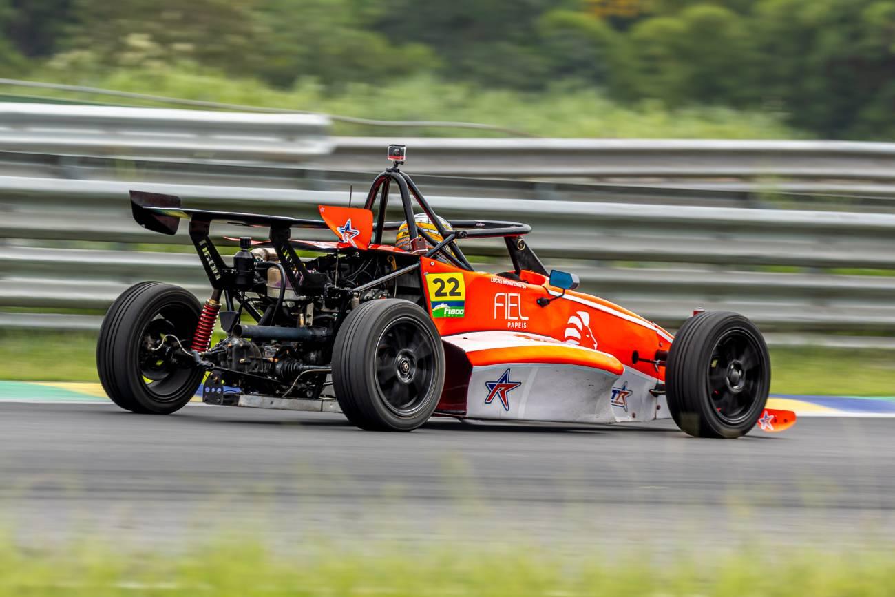 Lucas Monteiro retorna a Interlagos como líder e mira manter embalo na Fórmula 1600