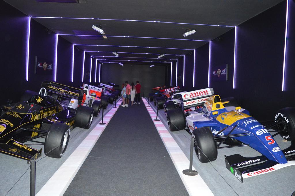Museu da F1: ambiente temático do Parque Dream Car de São Roque (SP) emociona fãs ao recriar a sensação de uma corrida de verdade