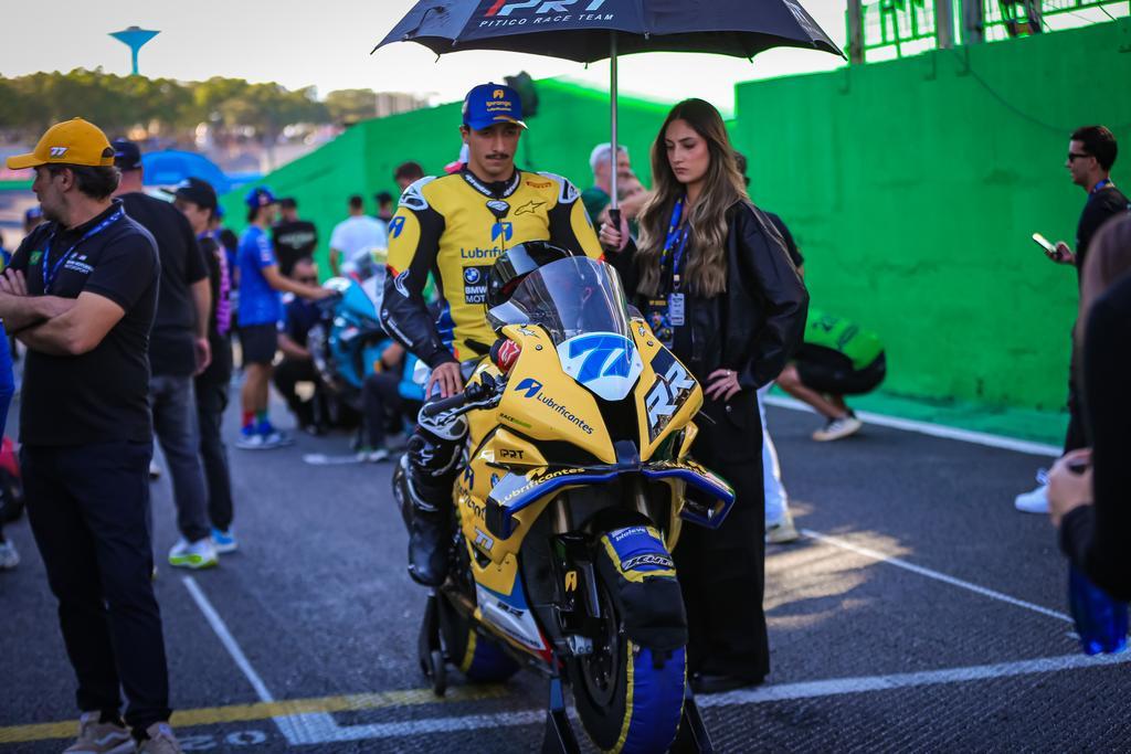Na abertura da temporada, Theo Manna termina em P3 e garante o primeiro pódio do ano no MOTO1000GP