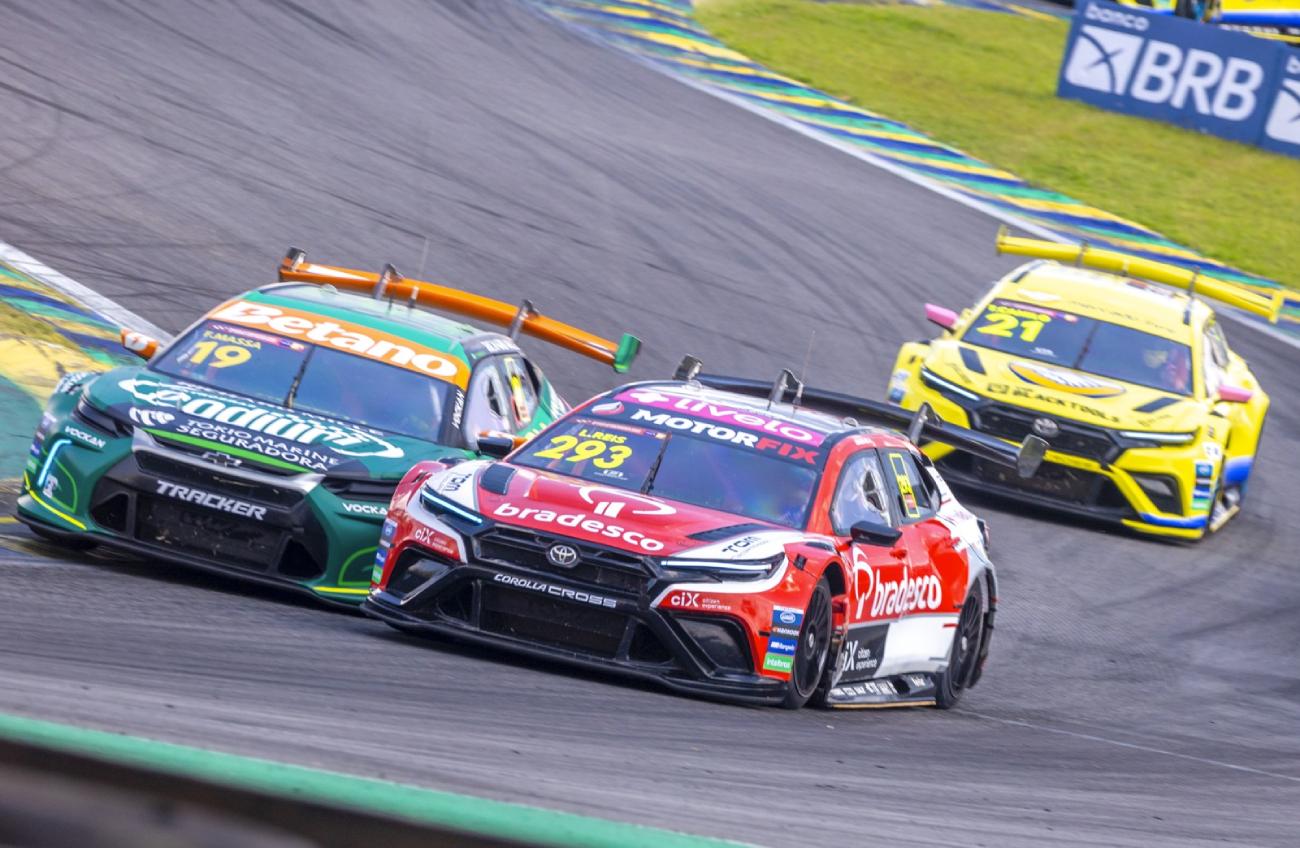 Quebra do motor tira chance de vitória de Felipe Massa em Interlagos