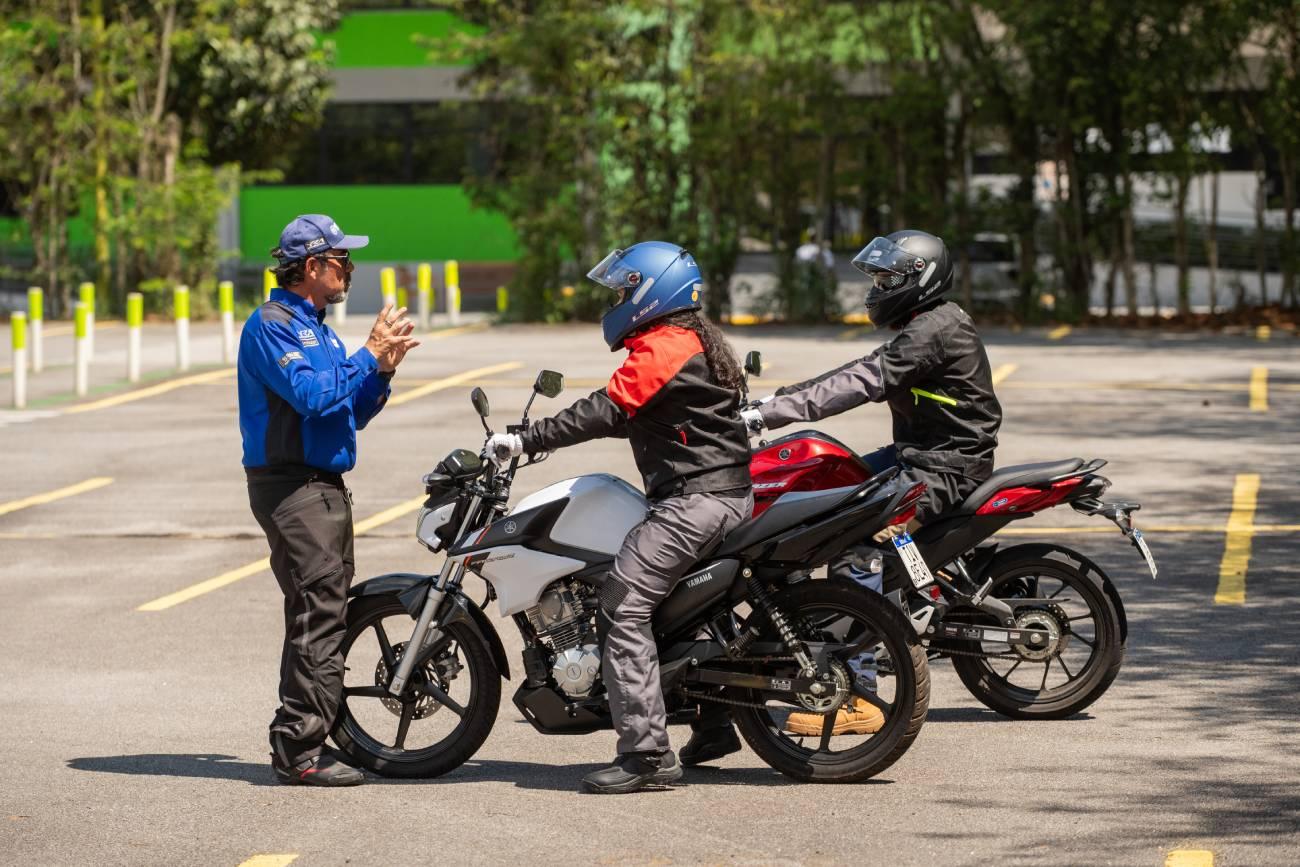 Yamaha reforça orientações de segurança para motociclistas durante os feriados