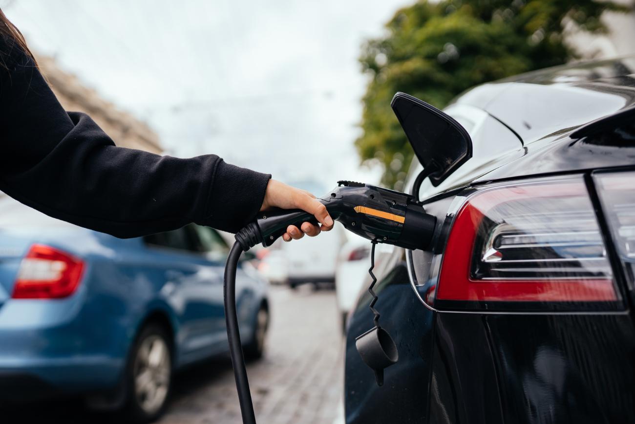 Carros elétricos: especialista revela o que é mito e o que é verdade sobre segurança