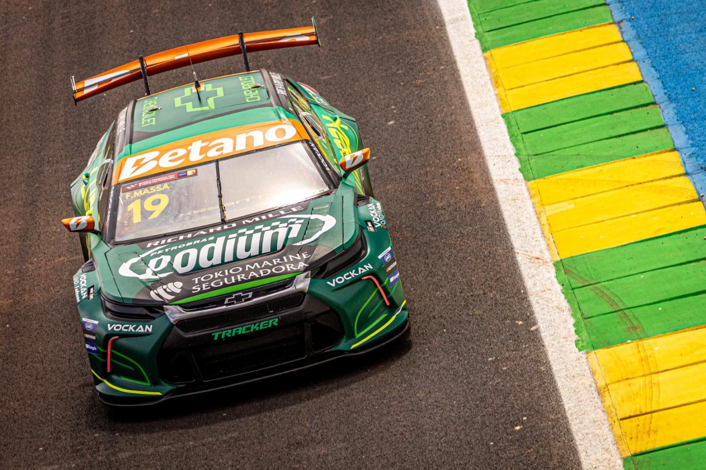 Felipe Massa é o quarto colocado na corrida sprint de Goiânia