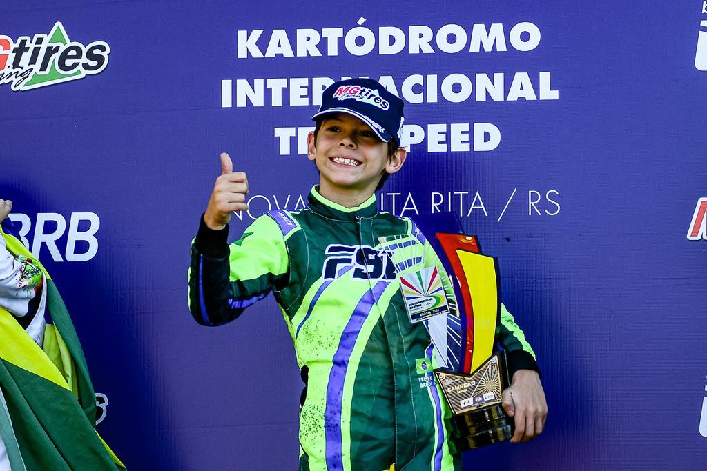 Felipe Saddi faz história e conquista título Sul-Americano de Kart aos 8 anos