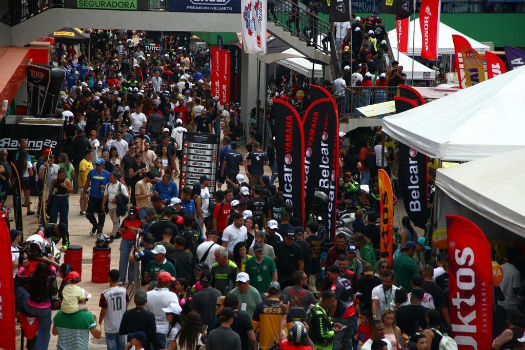 GP Triumph leva mais de 16 mil pessoas ao MOTO1000GP em Goiânia