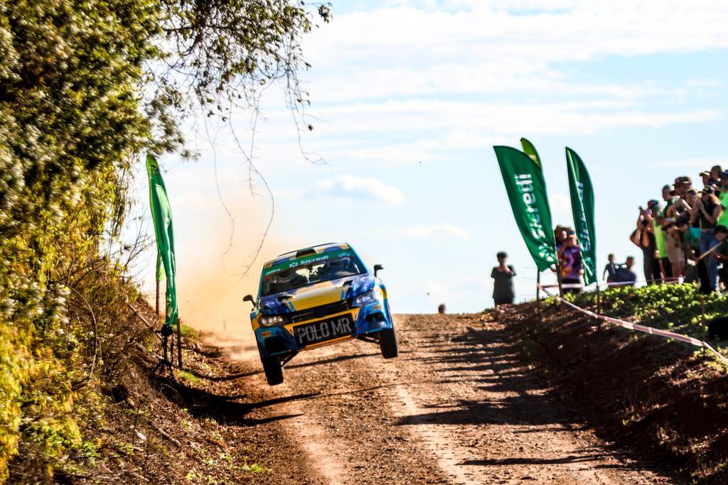 Irmãos Sartori se mantém no top 3 do Brasileiro e Gaúcho de rally