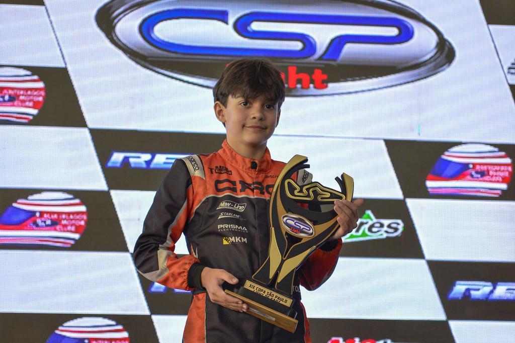 João Bertoldi mostra velocidade em Interlagos e conquista vice-campeonato na OKN Júnior Rookie em uma etapa desafiadora