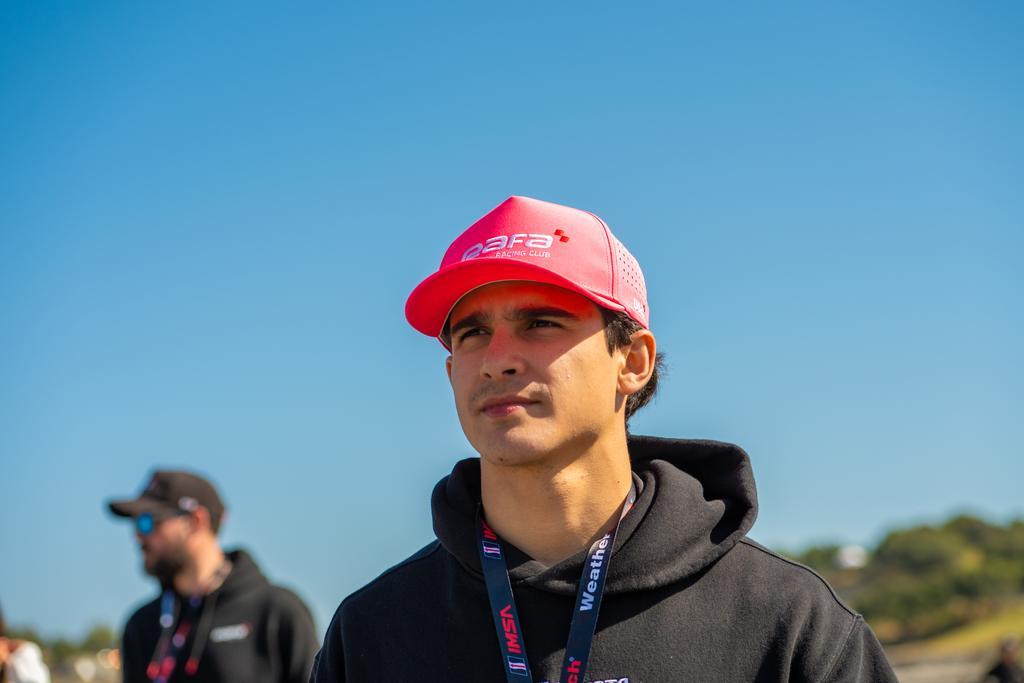 Kiko Porto mostra força em Laguna Seca, mas penalizações impedem briga pela vitória na IMSA