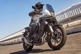 Motos 0KM entre R$ 31 mil e R$ 50 mil ganham espaço nas buscas online no Brasil em 2026, aponta Webmotors