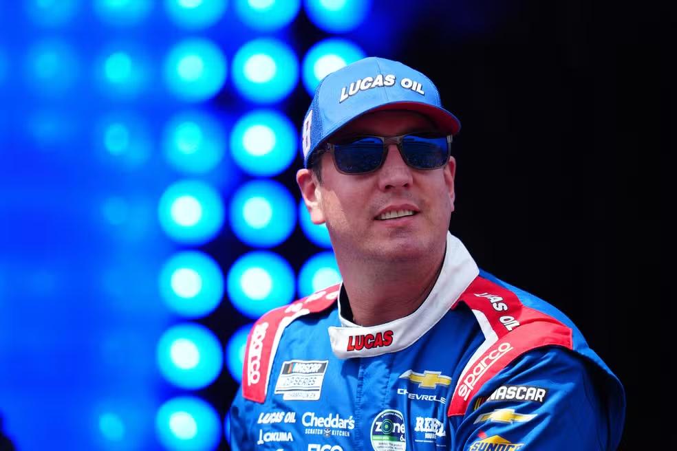 Piloto e bicampeão da Nascar, morre aos 41 anos