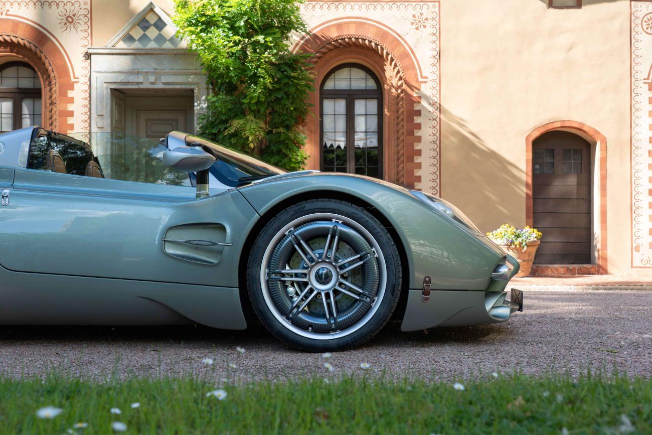 Pirelli na estrada com o Cyber Tyre: 1.500 quilômetros ao volante do Pagani Utopia Roadster