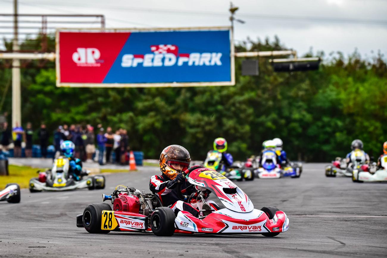 Du Gabbiadini fica entre os 10 melhores da F4 Júnior na 3ª etapa do Circuito Paulista de Kart