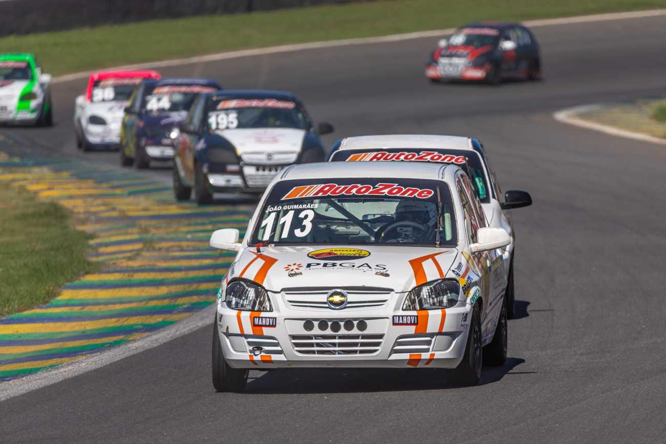João Guimarães encara novo desafio em Interlagos defendendo a liderança da Super na STR