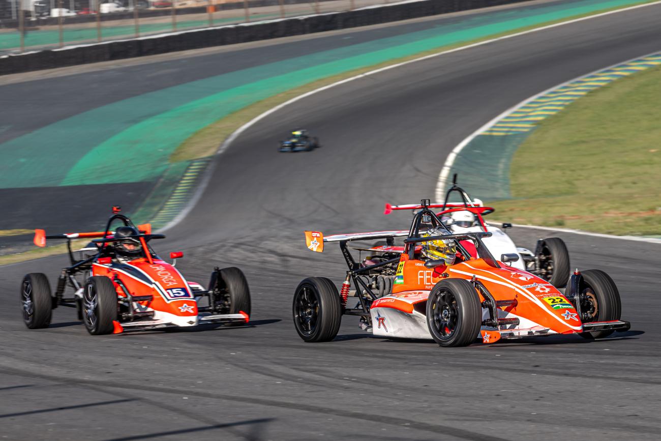 Lucas Monteiro fecha etapa em Interlagos com dois pódios na Super e segue no topo do campeonato