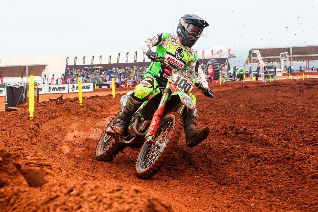 Roosevelt Assunção domina corrida da MX4 e Team Rinaldi garante cinco pódios em GO