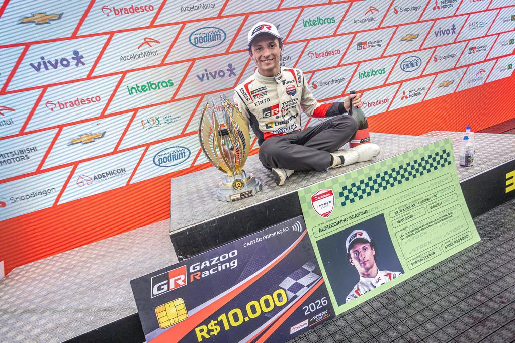 Alfredinho Ibiapina conquista pódio e celebra estreia de CNH na Stock Car 