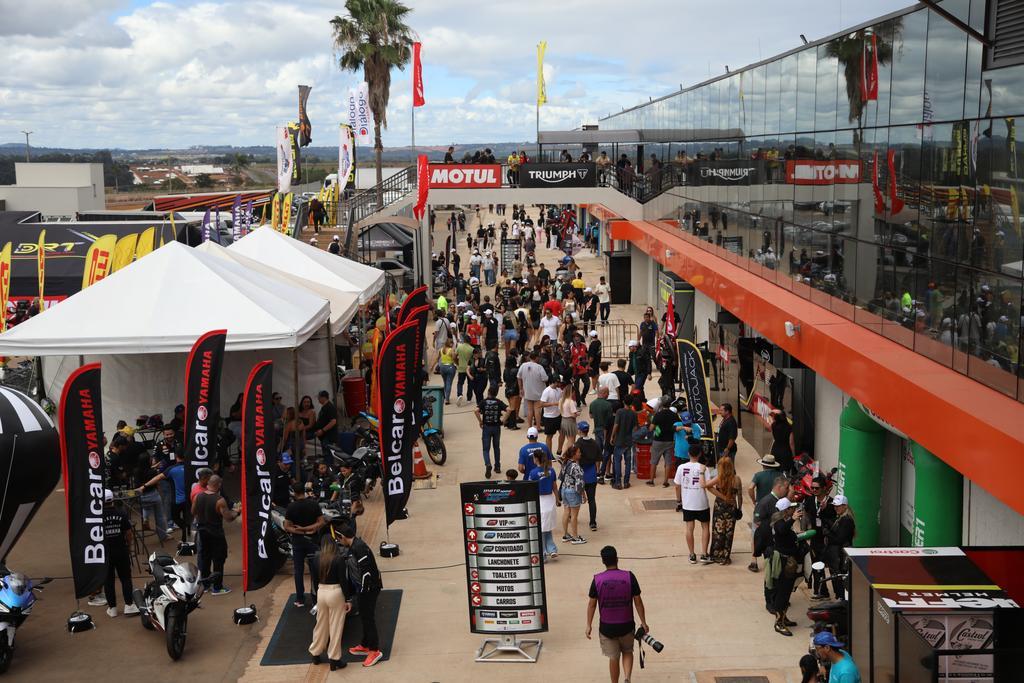 Apoio local impulsiona recordes de público nas três primeiras etapas do MOTO1000GP