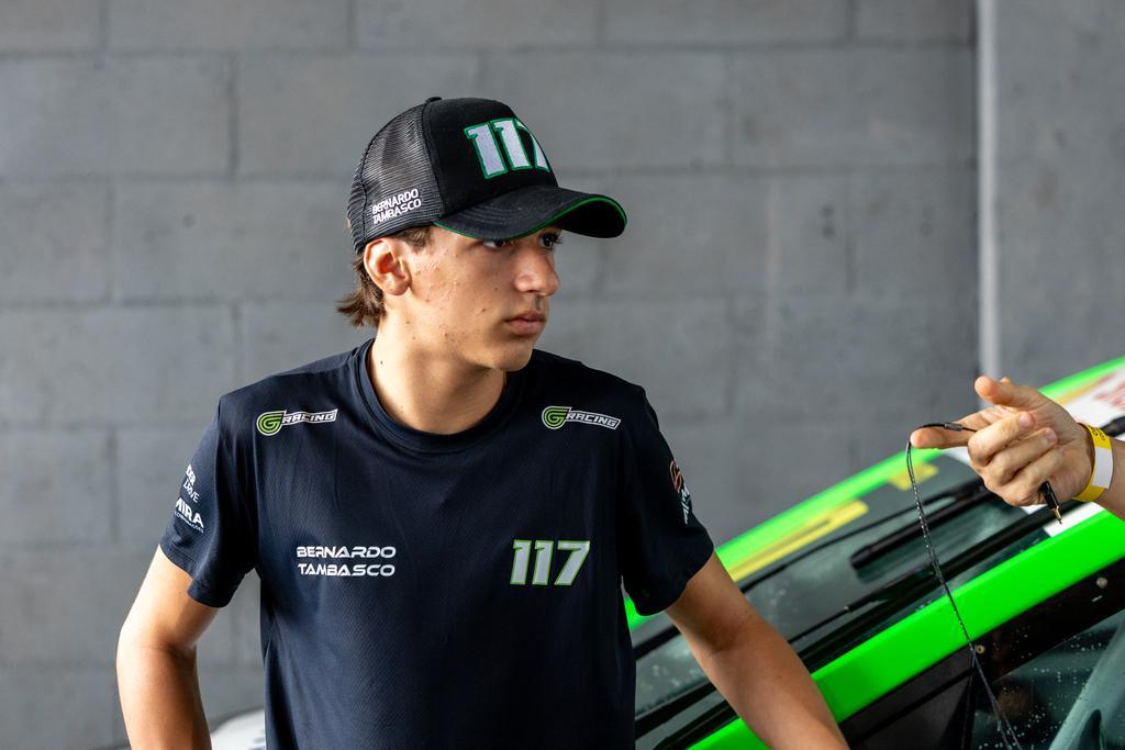 Bernardo Tambasco faz pole, tem vitória e é vice-campeão da etapa do Mineiro de Kart 