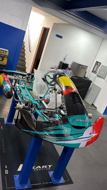 Chassi Fórmula K, à venda no Brasil, domina em Sarno e garante o título no Campeonato Europeu de Kart de KZ