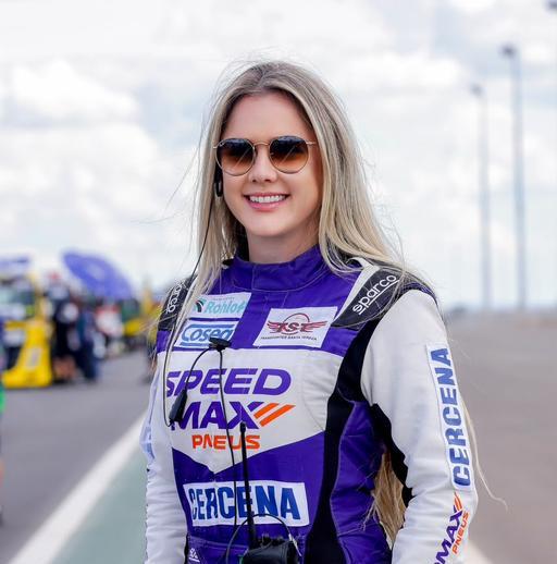 Dos autódromos na infância ao Safety Car: Bruna Assmann transforma paixão em profissão