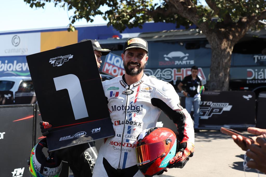 Eduardo Marques vence terceira etapa da GP Light do MOTO1000GP no GP Curvelo