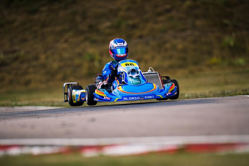Irmãos Busato querem vaga nas finais da etapa da Suécia do Europeu de Kart