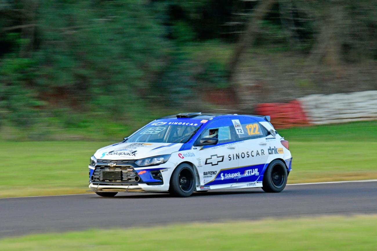 Super Turismo RS: Apesar de contratempo, Weber/Steyer conquistam pódio em Tarumã