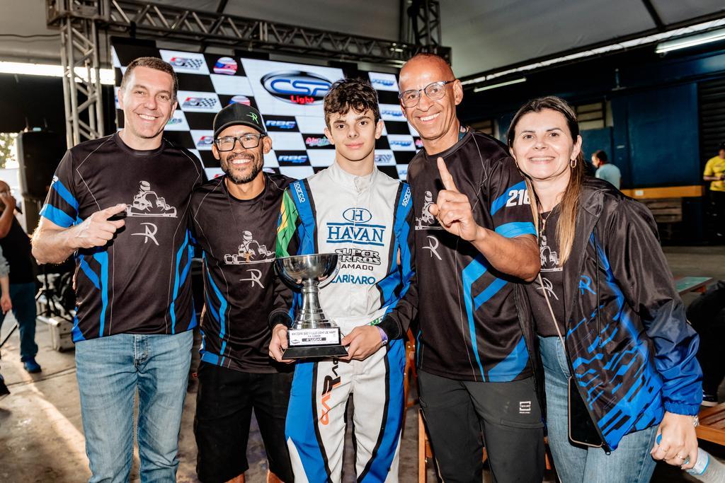Arthur da Rocha somou pontos importantes em sua luta pelo título de duas categorias na Copa São Paulo Light de Kart  