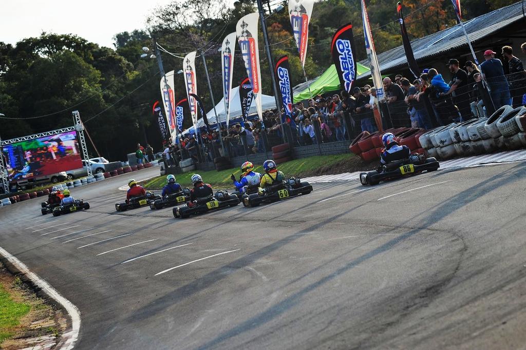 Campeonato Paranaense de Kart supera a casa das 100 inscrições uma semana após o início do processo; confira a lista  
