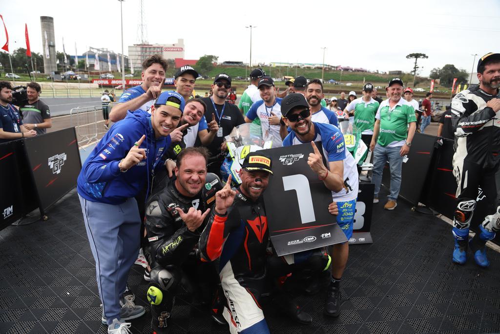 David Portuga vence a GP Light após duelo decidido nas voltas finais no MOTO1000GP em Cascavel