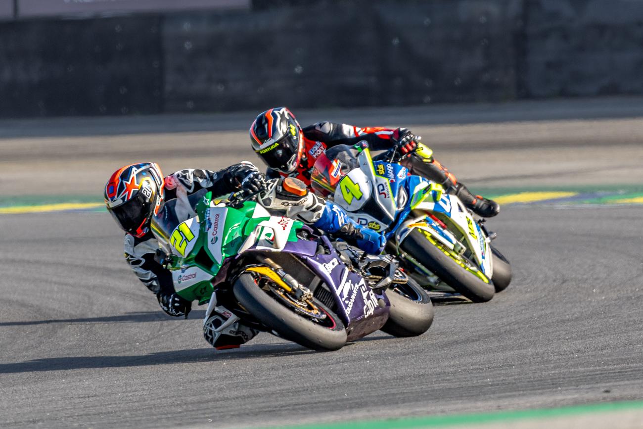 Marcelo Miarelli dá o bote no miolo e vence a GP Light em Interlagos