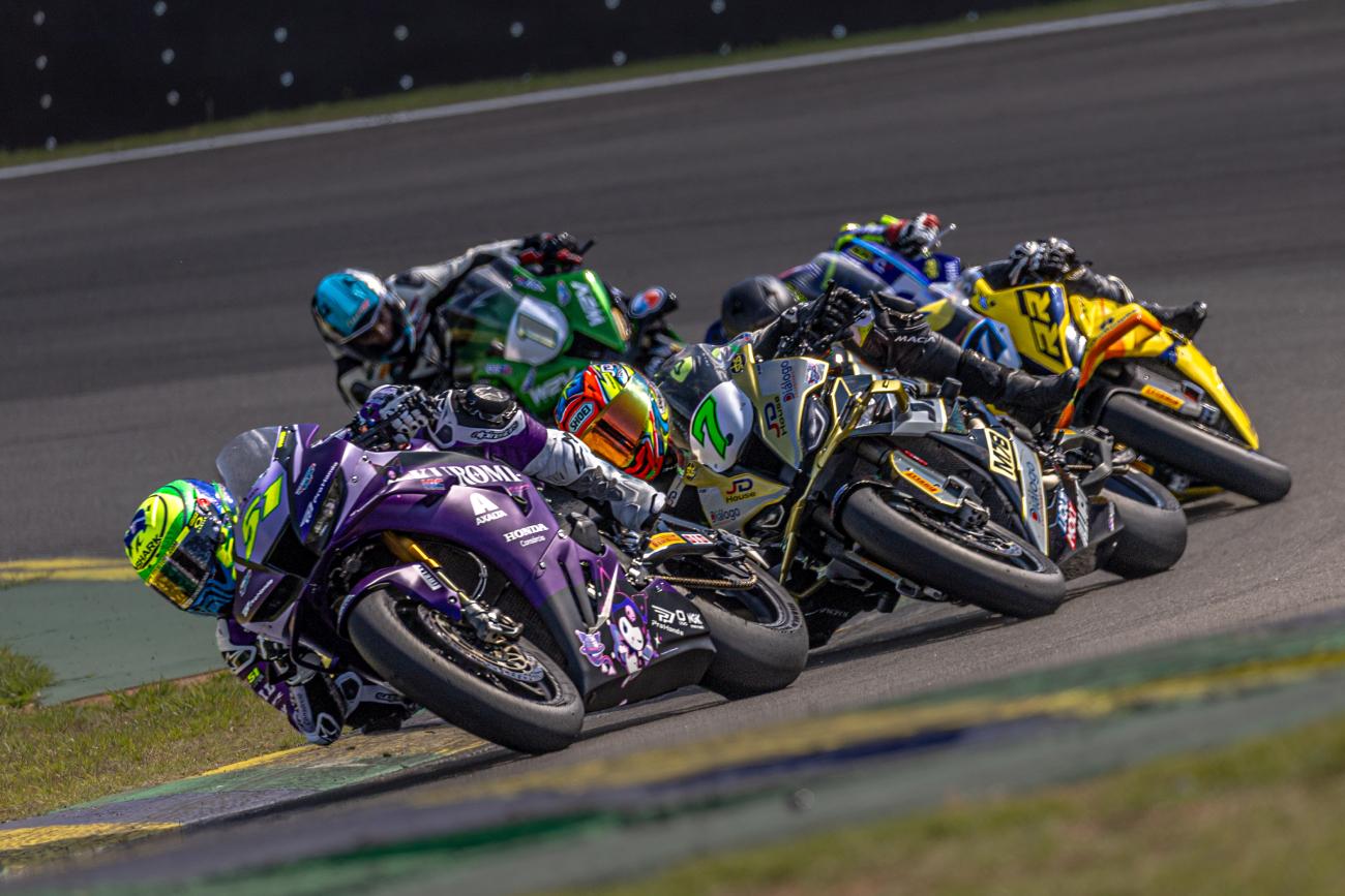 Maxi Scheib supera Eric Granado no fim e vence em Interlagos