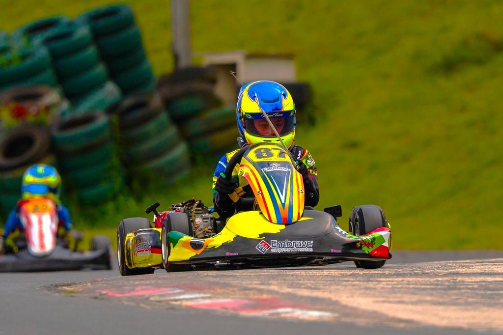 Miguel Faccio mostra garra e termina no Top 10 a primeira bateria da Paulista Light de Kart  